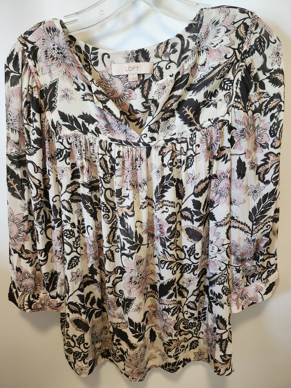 LOFT Women's Cream Floral Peasant Top with Pink Accents Women's Small